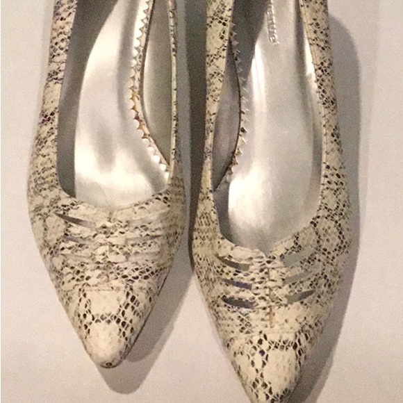 AVENUE SHOES - Picture 10 of 10